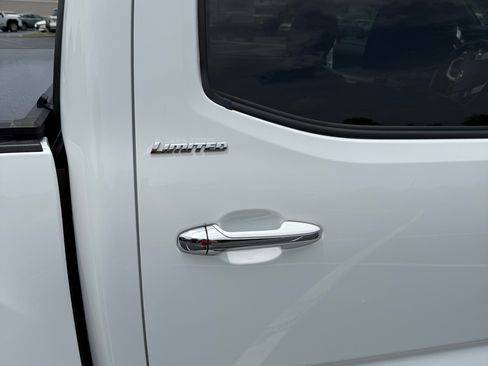Used 2020 Toyota Tacoma Limited RWD image 6