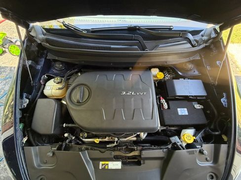 Used 2014 Jeep Cherokee Limited w/ Luxury Group AWD/4WD image 23