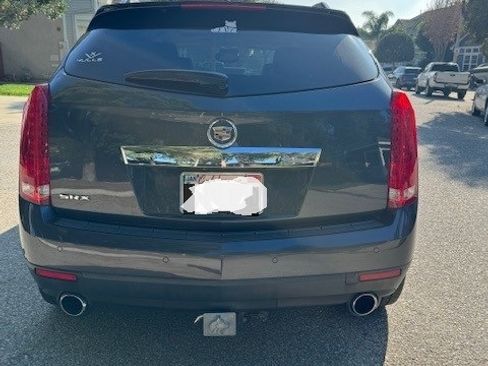 Used 2010 Cadillac SRX Luxury image 1