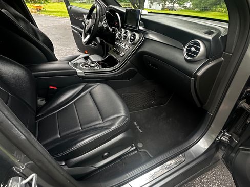 Used 2018 Mercedes-Benz GLC 300 4MATIC image 12