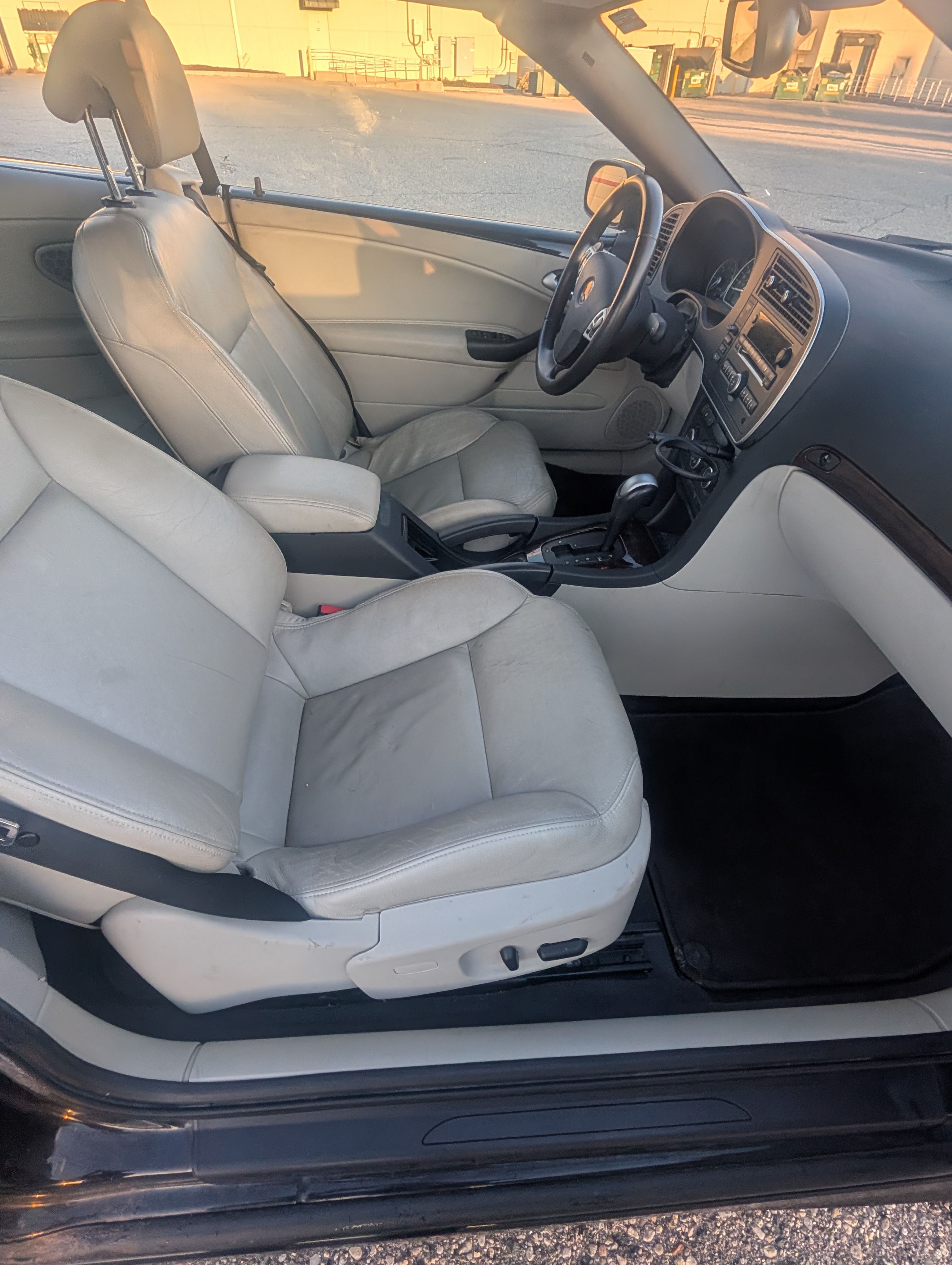 Used 2011 Saab 9-3 Aero FWD image 8