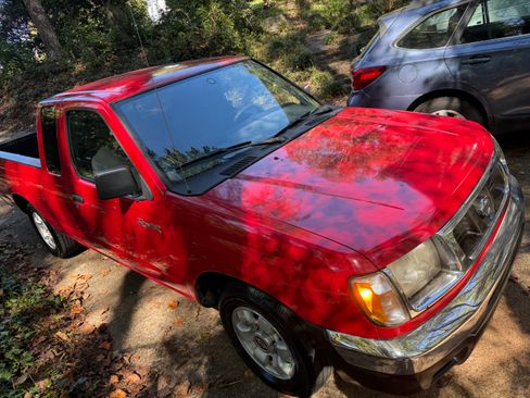 Used 1999 Nissan Frontier SE image 4