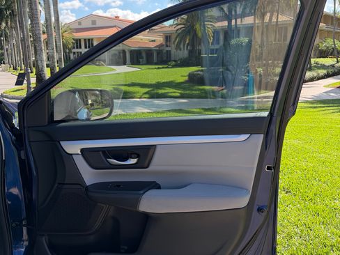 Used 2018 Honda CR-V LX image 21