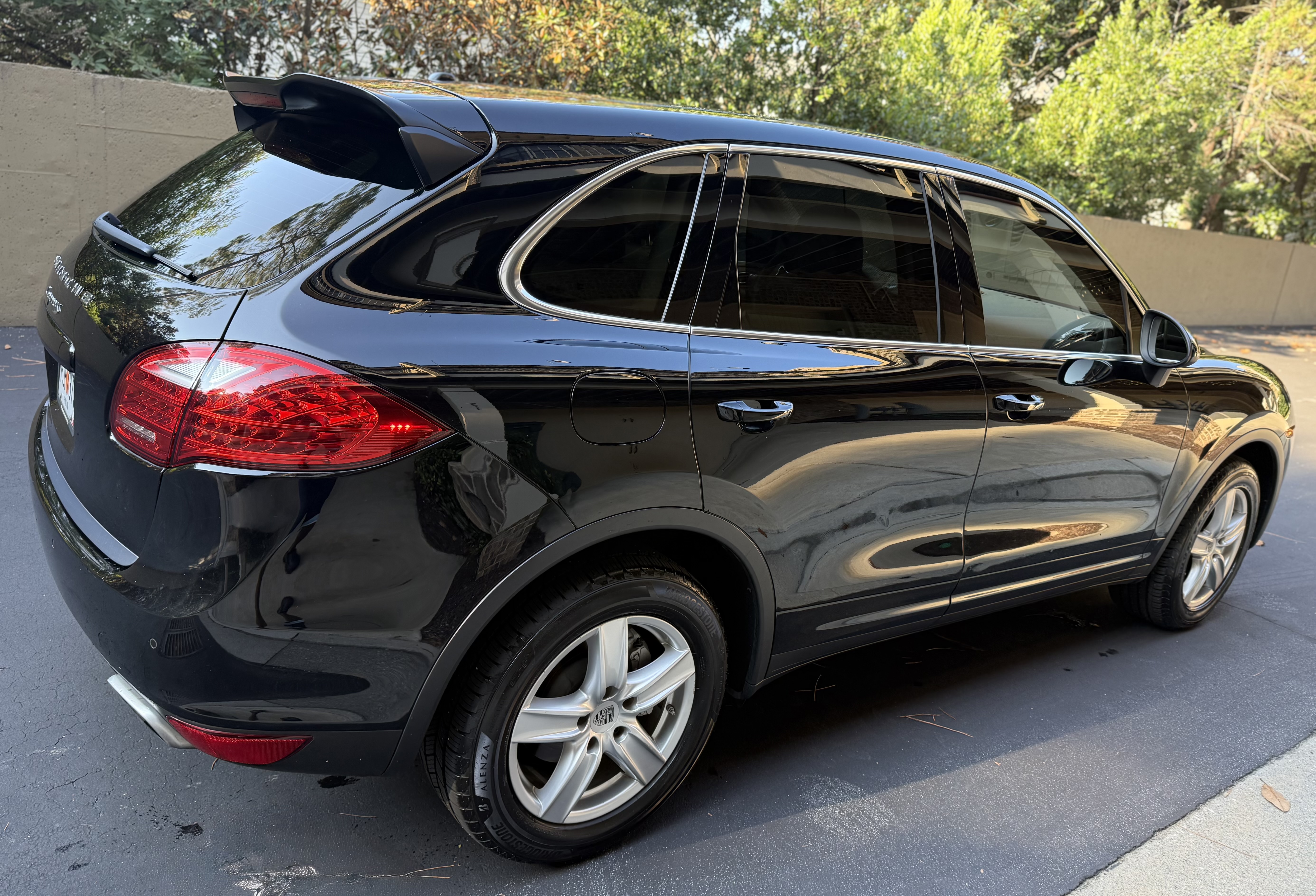 Used 2014 Porsche Cayenne S AWD/4WD image 4