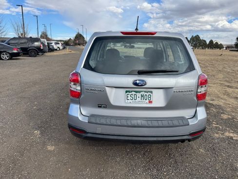 Used 2014 Subaru Forester 2.5i image 2