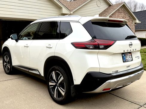 Used 2021 Nissan Rogue Platinum image 6