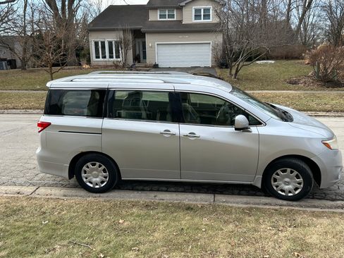 Used 2013 Nissan Quest S image 2