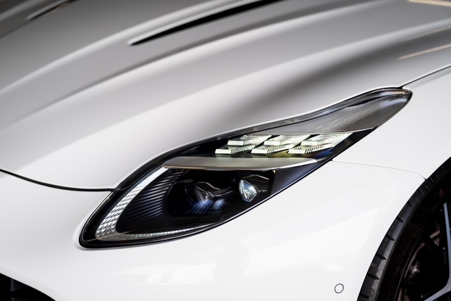 Used 2025 Aston Martin DB12 Convertible RWD image 26