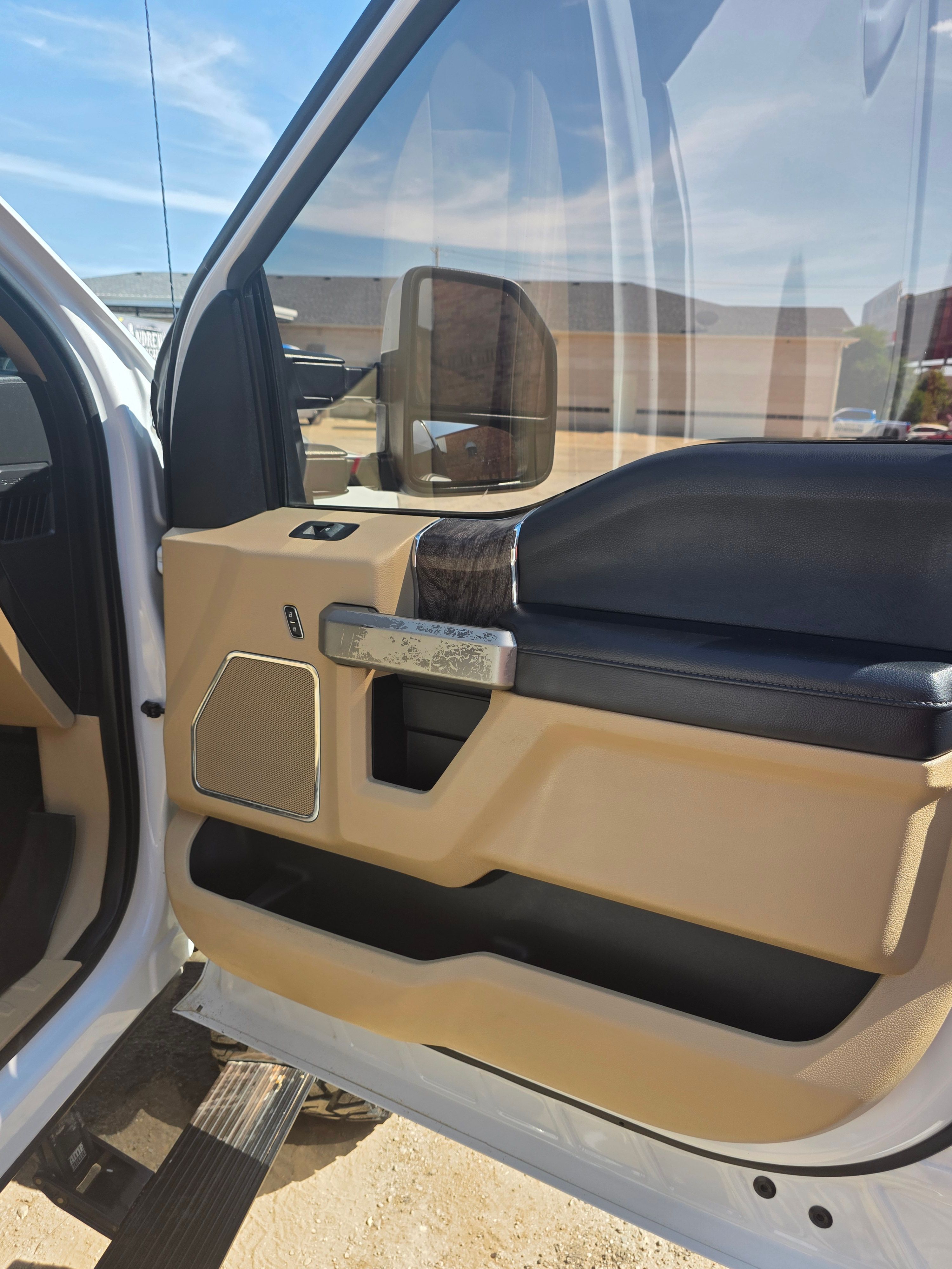 Used 2018 Ford F350 Lariat w/ Lariat Ultimate Package AWD/4WD image 21