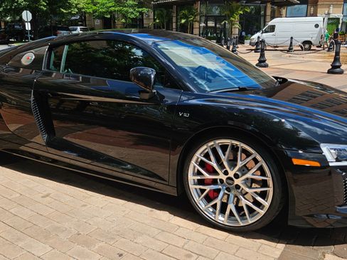 Used 2017 Audi R8 V10 AWD/4WD image 9