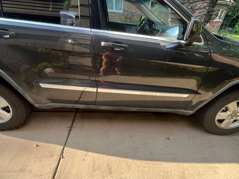 Used 2011 Jeep Grand Cherokee Laredo image 6