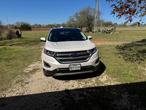 Used 2017 Ford Edge Titanium w/ Equipment Group 301A image 4