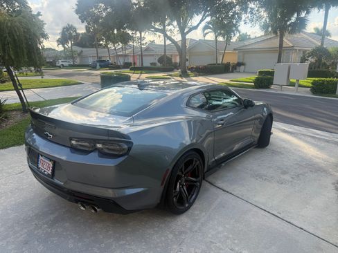 Used 2022 Chevrolet Camaro SS RWD image 4