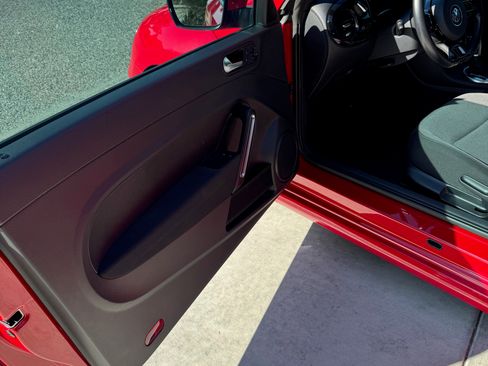 Used 2019 Volkswagen Beetle 2.0T S image 13