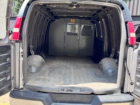 Used 2013 Chevrolet Express 2500 Van 3D w/ Power Package image 4