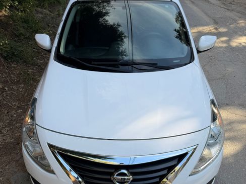 Used 2017 Nissan Versa S FWD image 11