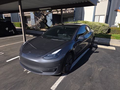 Used 2022 Tesla Model 3 Standard Sedan 4D image 1