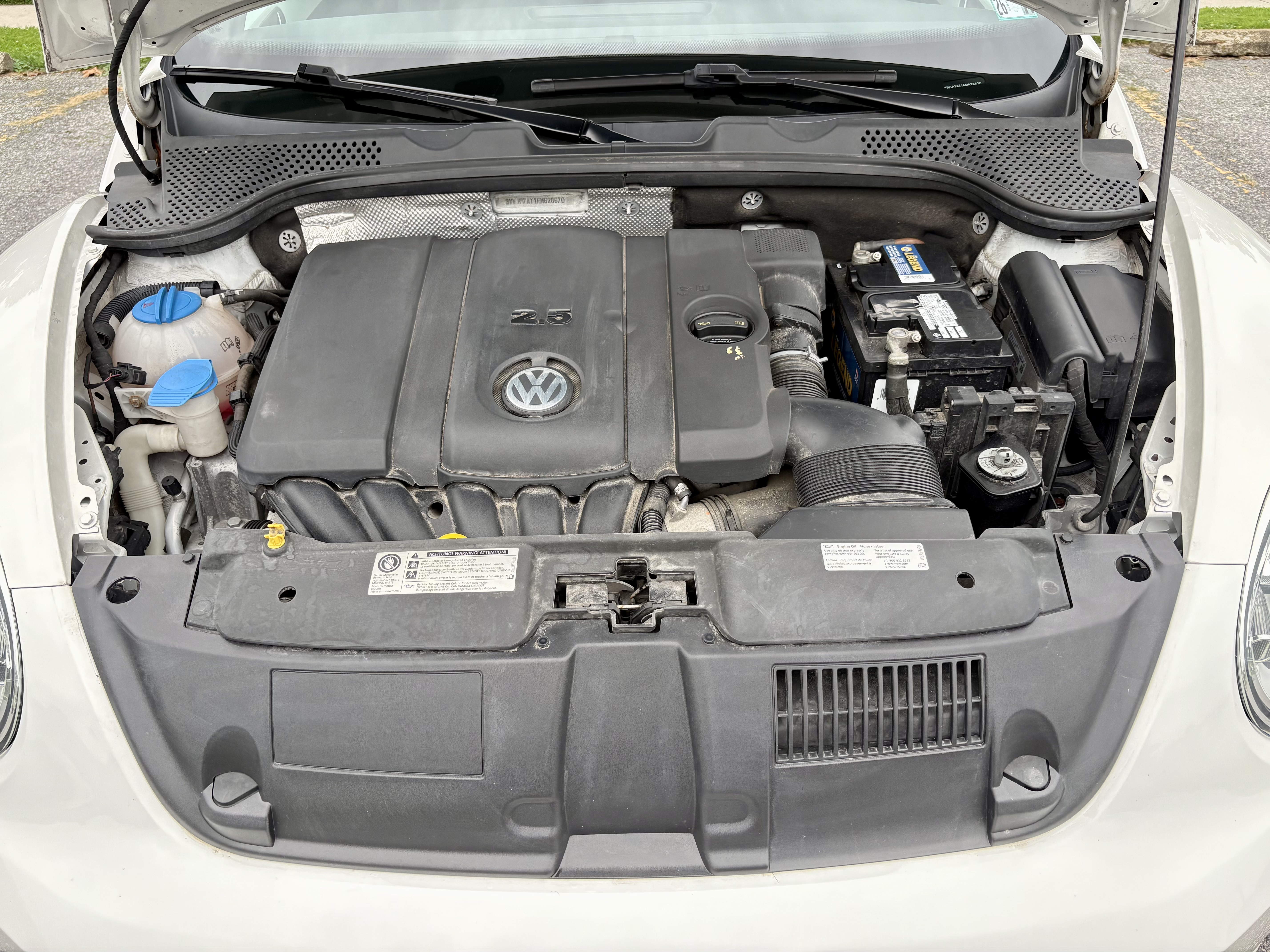 Used 2014 Volkswagen Beetle 2.5 FWD image 17