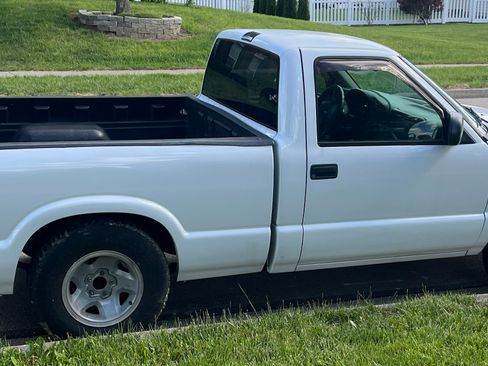 Used 1998 GMC Sonoma SL RWD image 10