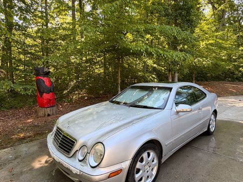 Used 2000 Mercedes-Benz CLK 320 Coupe image 8