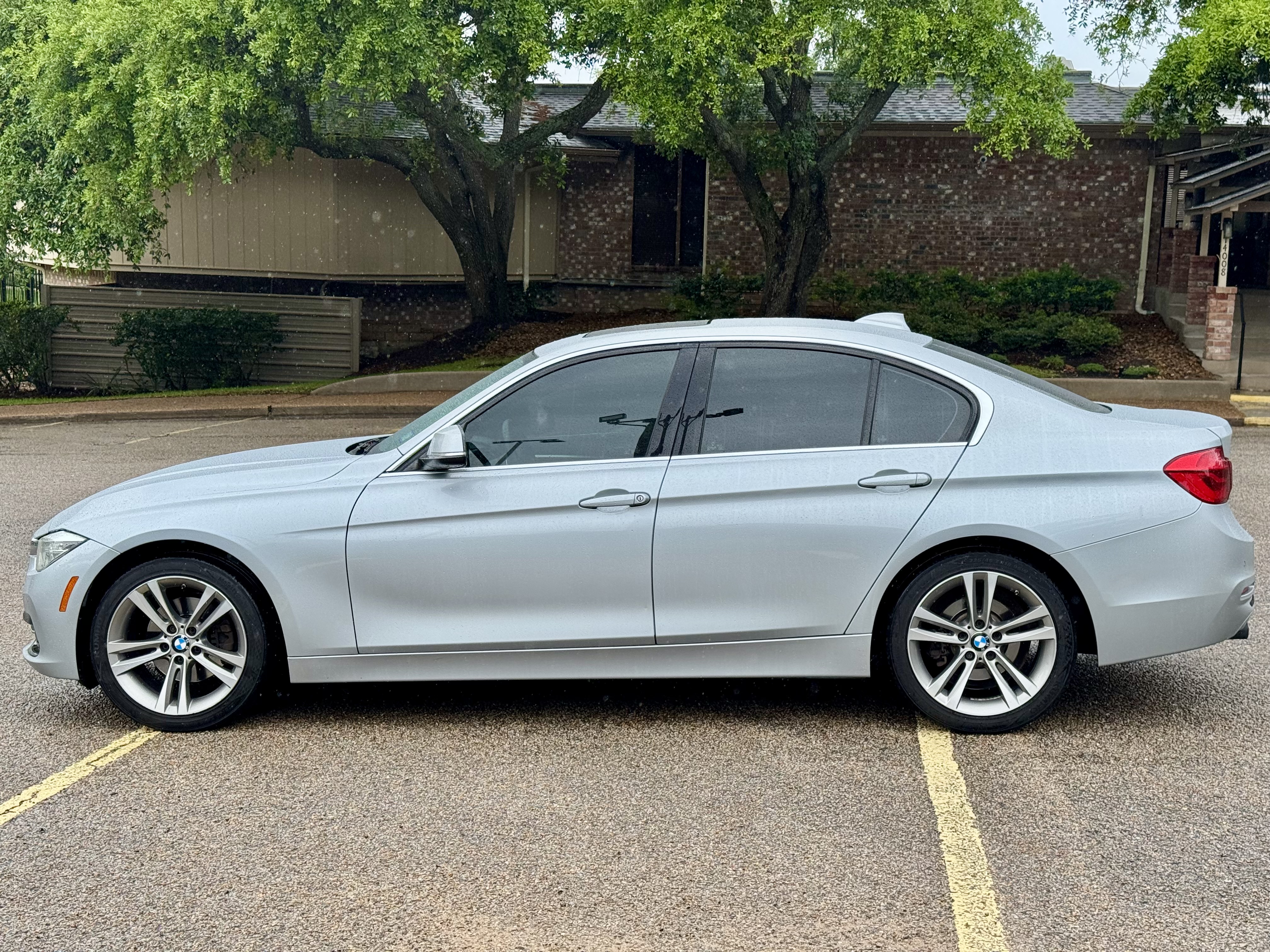 Used 2017 BMW 330i Sedan RWD image 10