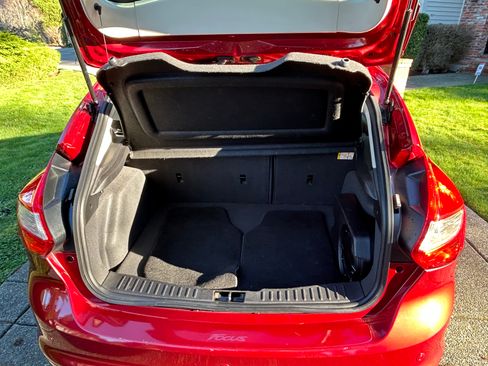 Used 2014 Ford Focus SE w/ Equipment Group 201A image 12