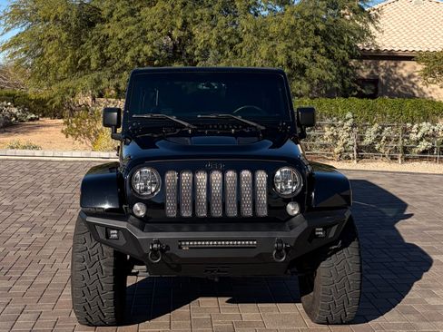 Used 2015 Jeep Wrangler Unlimited Sahara image 5