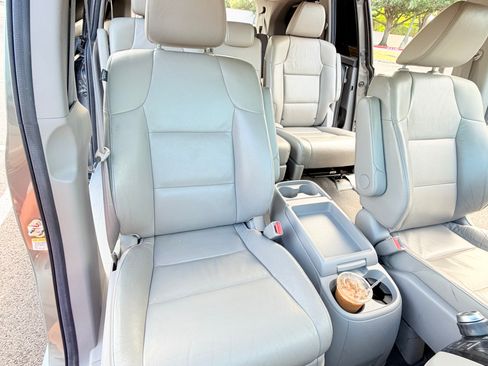 Used 2012 Honda Odyssey Touring image 6