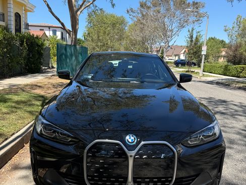 Used 2023 BMW i4 eDrive35 w/ Premium Package RWD image 5