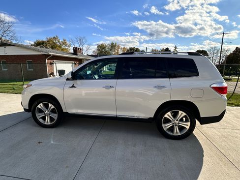 Used 2012 Toyota Highlander Limited image 9