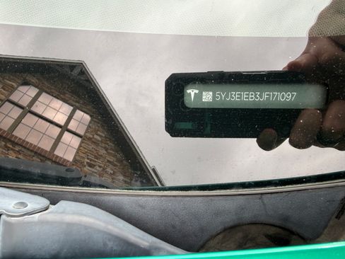 Used 2018 Tesla Model 3 Performance image 18