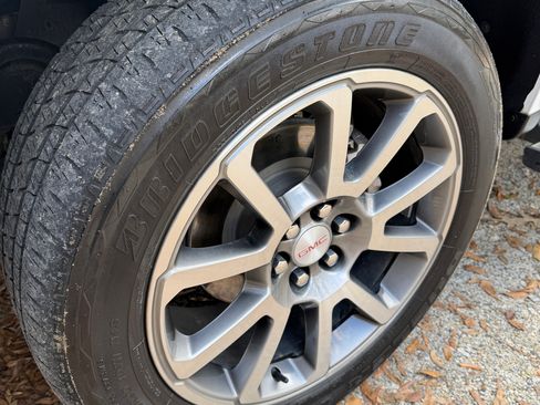 Used 2021 GMC Canyon Denali image 18