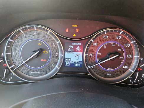 Used 2015 INFINITI QX80 Sport Utility 4D w/ Deluxe Technology Package image 11