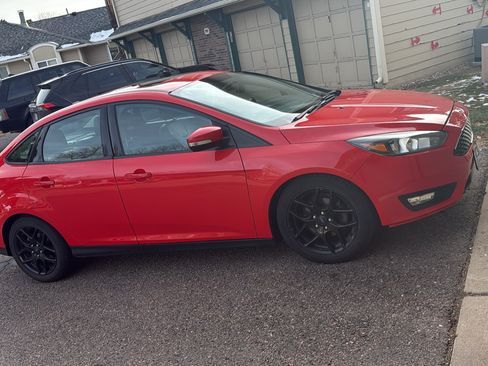 Used 2016 Ford Focus SE w/ Equipment Group 201A image 1