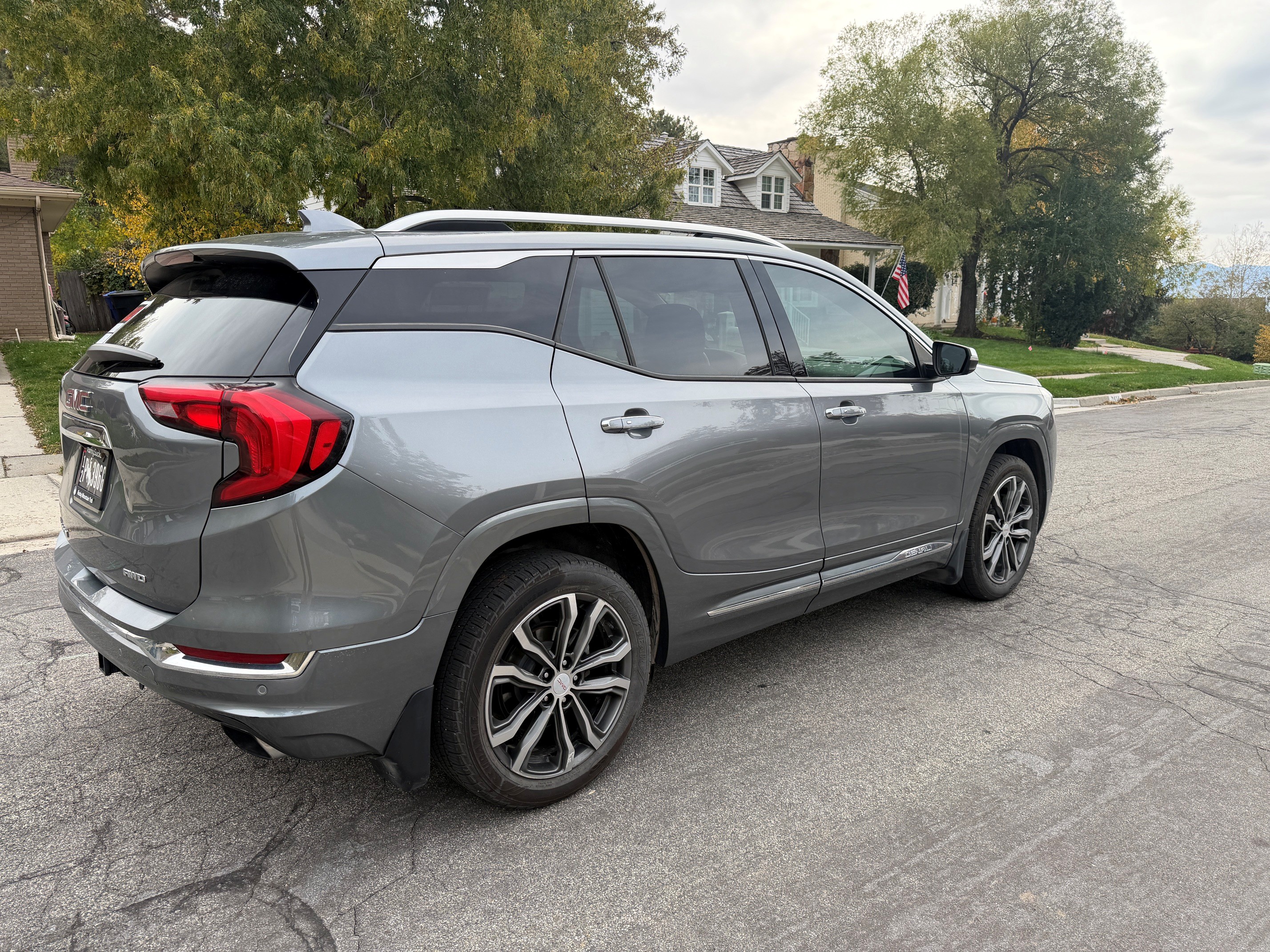Used 2020 GMC Terrain Denali w/ GMC Pro Grade Package AWD/4WD image 10