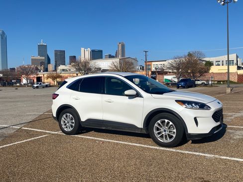 Used 2020 Ford Escape SE FWD image 5
