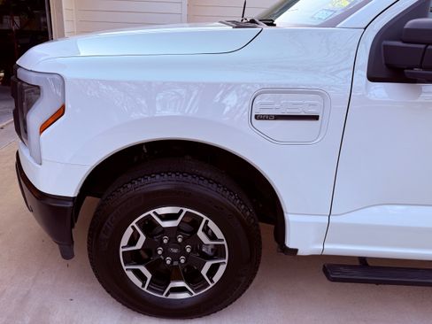 Used 2022 Ford F150 Lightning Pro w/ Tow Technology Package image 8