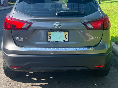 Used 2017 Nissan Rogue Sport SL AWD/4WD image 5