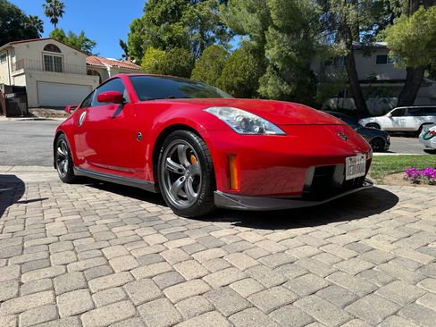 Used 2007 Nissan 350Z NISMO image 2