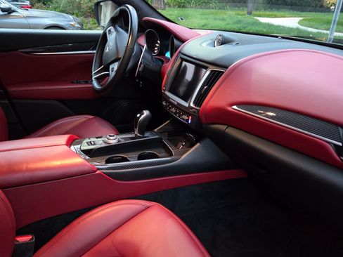 Used 2017 Maserati Levante S image 6