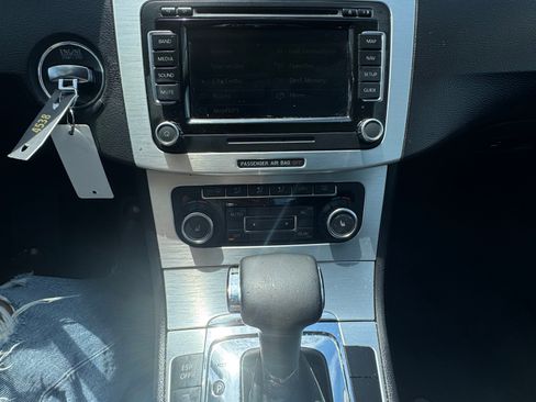 Used 2009 Volkswagen CC VR6 AWD/4WD image 13