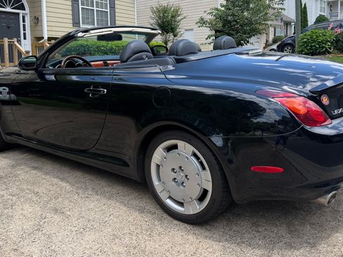 Used 2004 Lexus SC 430 Convertible RWD image 8