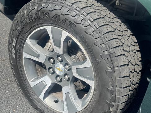 Used 2015 Chevrolet Colorado Z71 AWD/4WD image 13