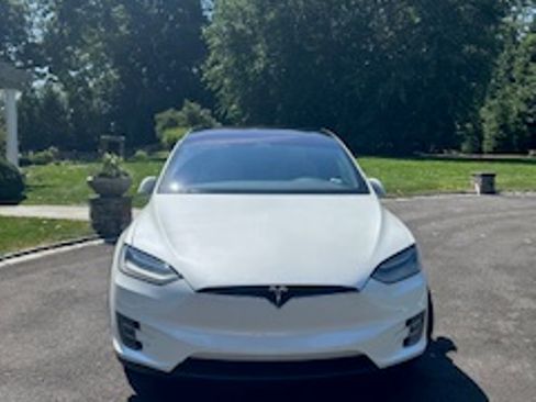 Used 2020 Tesla Model X Long Range image 4