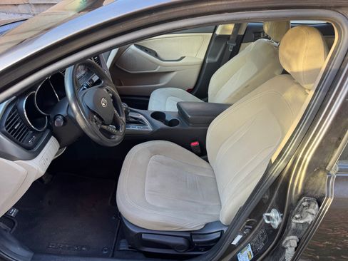 Used 2011 Kia Optima LX image 2