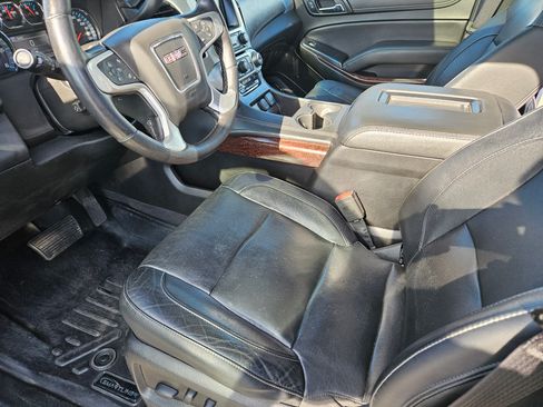 Used 2020 GMC Yukon XL SLT image 23