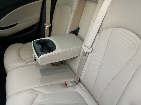 Used 2020 Buick Envision Preferred AWD/4WD image 19