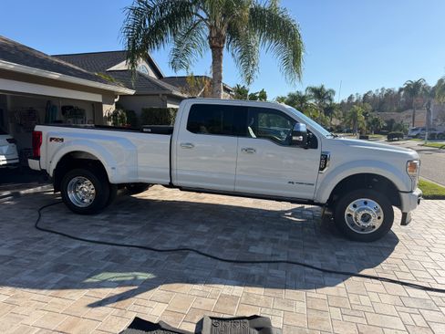 Used 2021 Ford F450 Platinum w/ FX4 Off-Road Package image 4