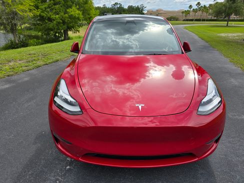 Used 2023 Tesla Model Y AWD image 2