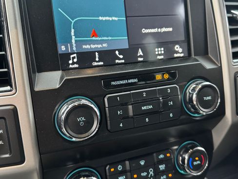 Used 2019 Ford F250 Lariat w/ Lariat Value Package image 12